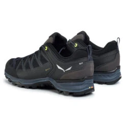 Chaussures De Trekking Salewa Ms Mtn Trainer Lite Gtx GORE-TEX 61361-0971 Black/Black 10 Chaussures De Trekking Salewa Ms Mtn Trainer Lite Gtx GORE-TEX 61361-0971 Black/Black -Chaussure Soldes Boutique chaussures de trekking salewa ms mtn trainer lite gtx gore tex 61361 0971 black black 2