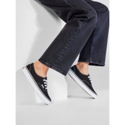 Tennis Vans Authentic VN-0 EE3BLK Black 9 Tennis Vans Authentic VN-0 EE3BLK Black -Chaussure Soldes Boutique tennis vans authentic vn 0 ee3blk black 3